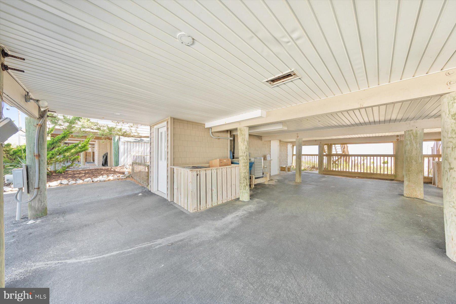 TOWER SHORES - Residential