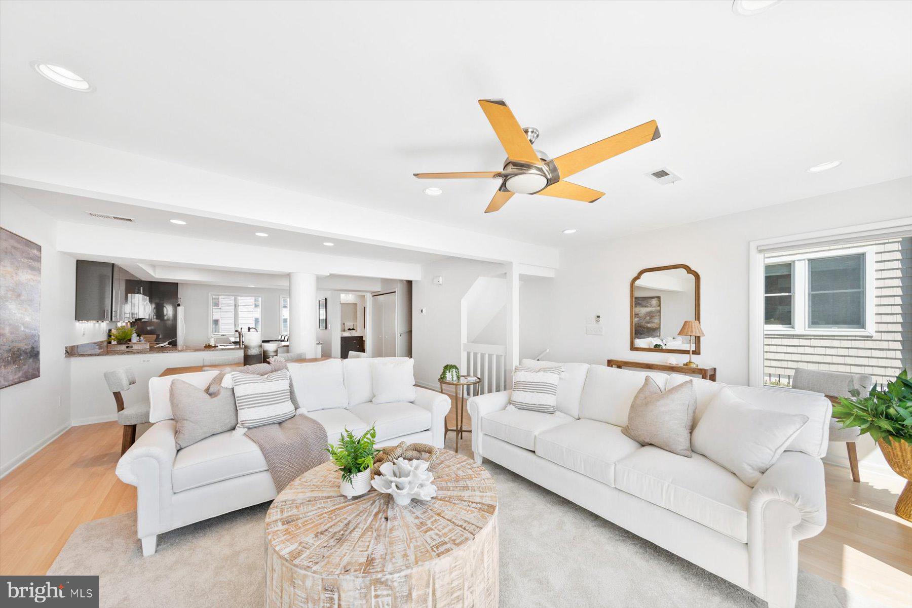 TOWER SHORES - Residential