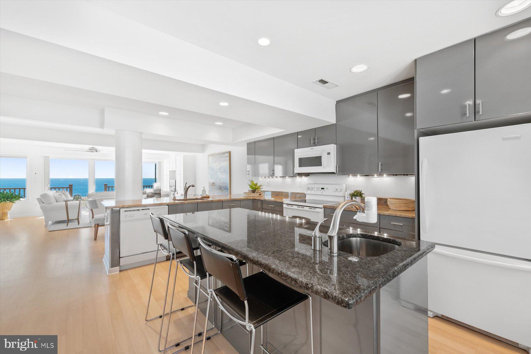 TOWER SHORES - Residential