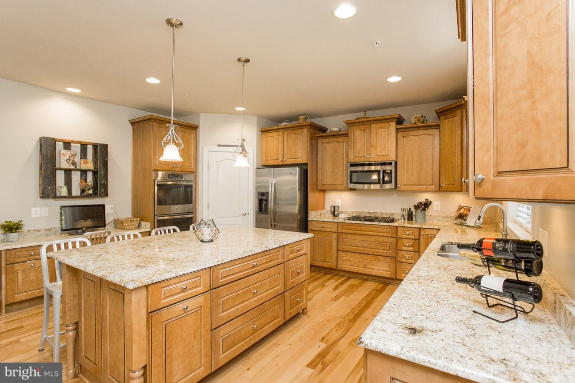 OAKLAND HALL - Residential