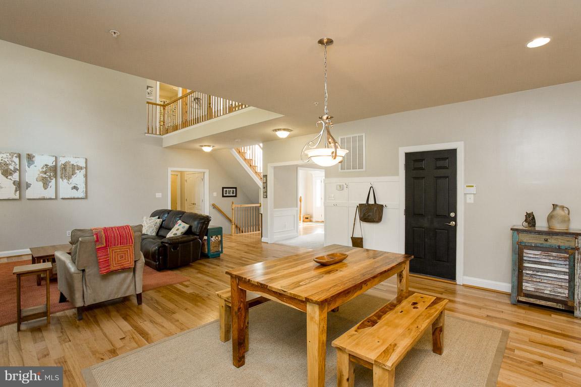 OAKLAND HALL - Residential