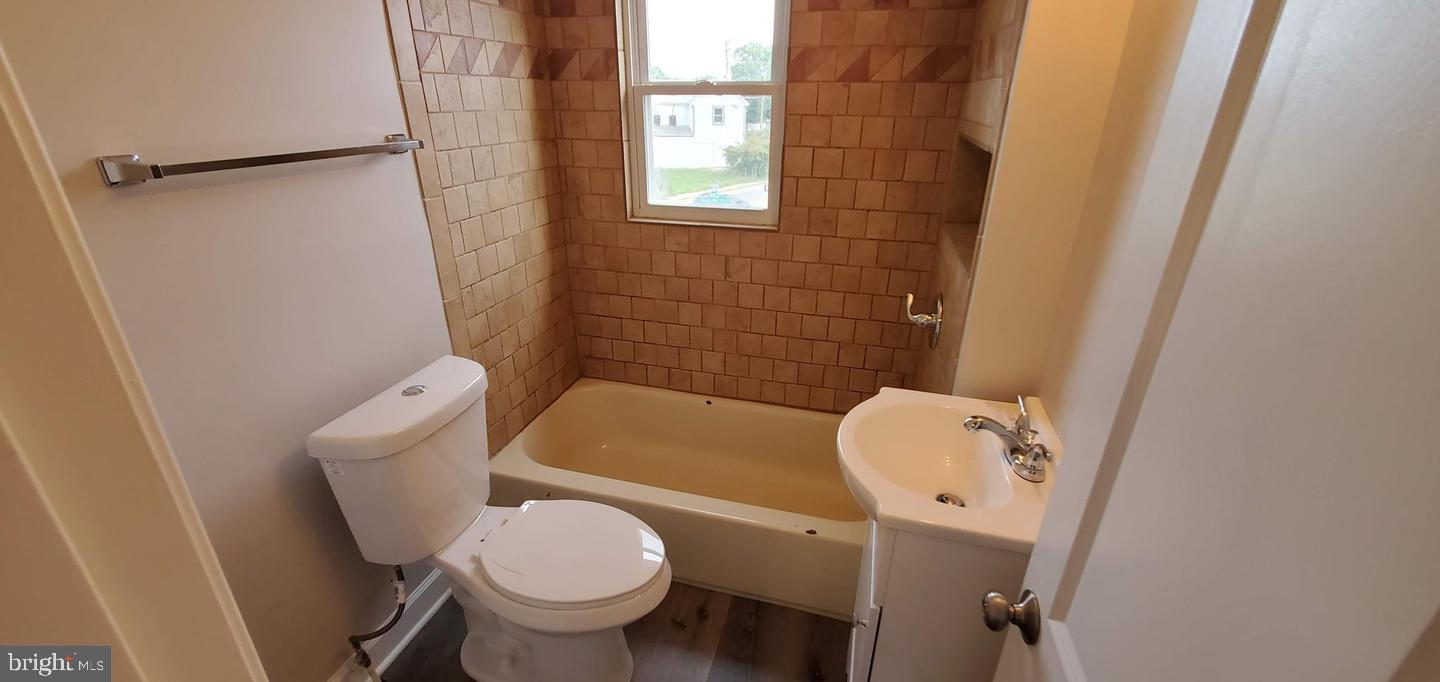 ESSEX - Residential Lease