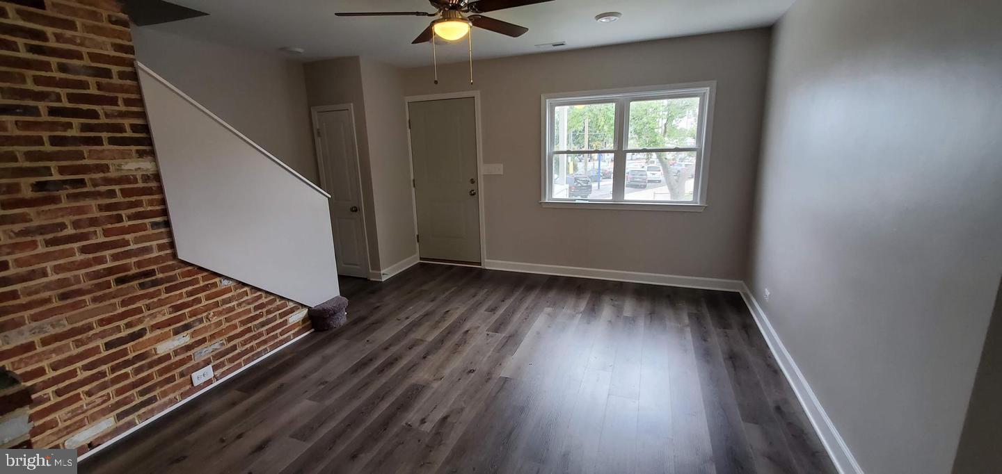 ESSEX - Residential Lease