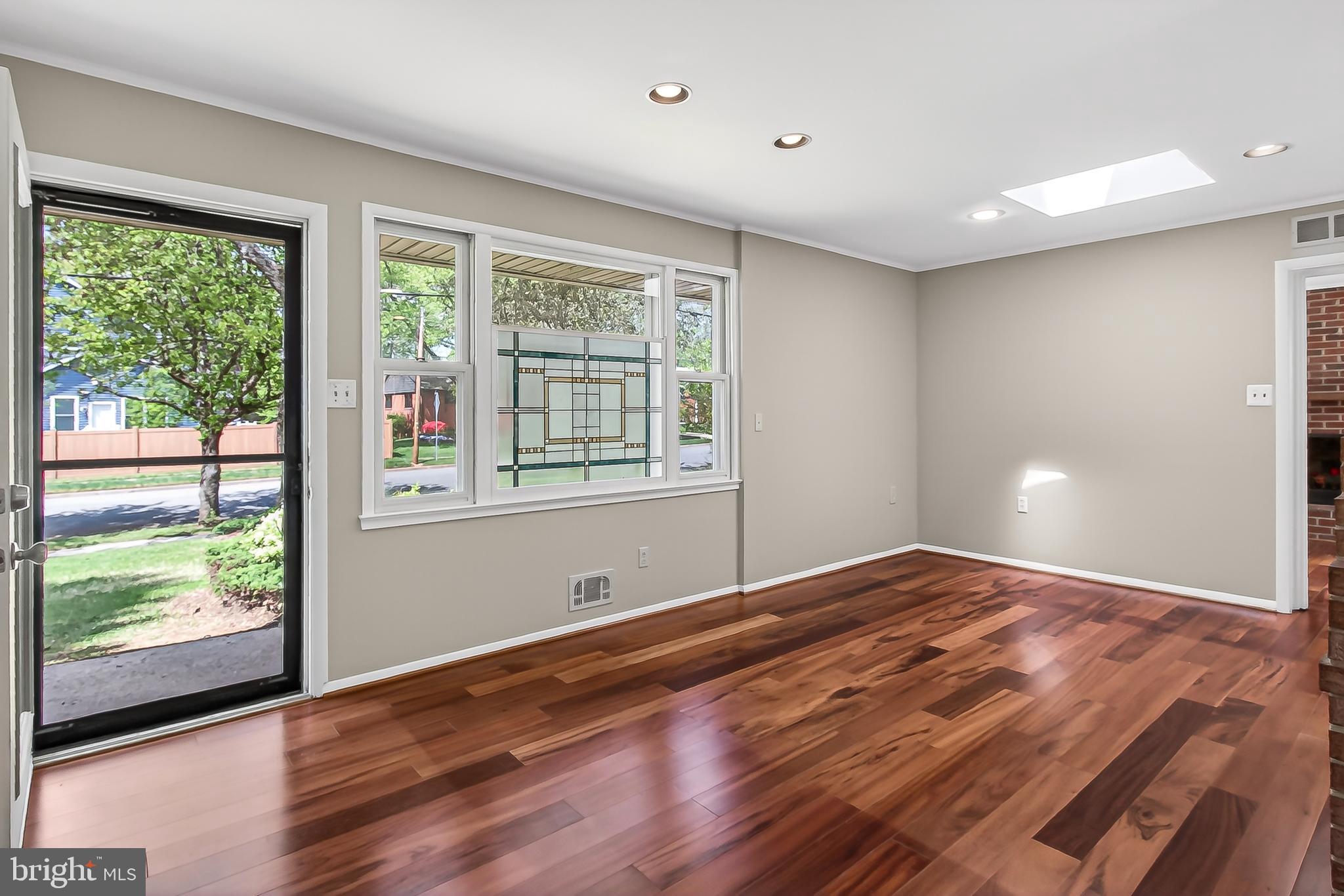 5509 INVERCHAPEL ROAD