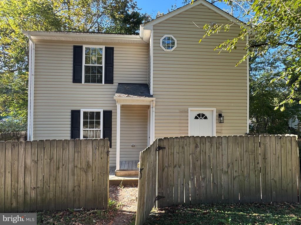 Photo of 241 Cambridge Street, FREDERICKSBURG, VA 22405 (MLS # VAST2043386)