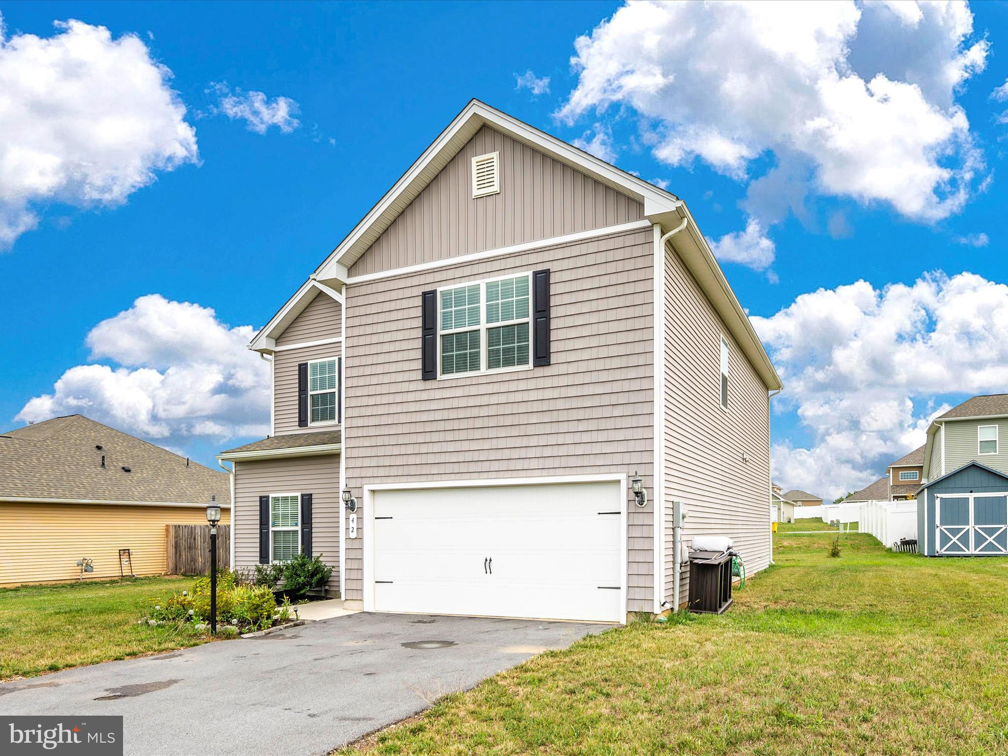 MCGINNIS POINT - Residential