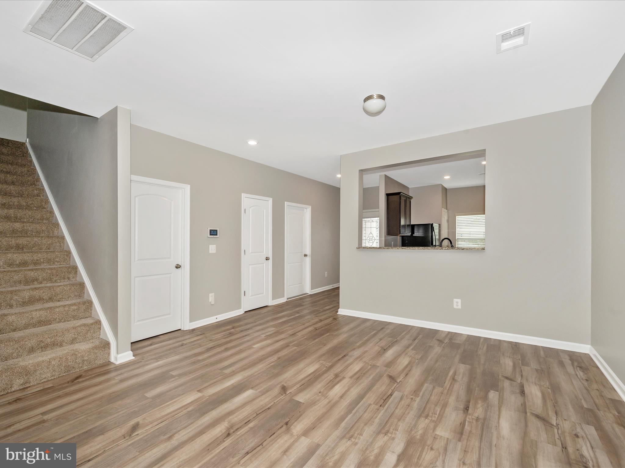 MCGINNIS POINT - Residential