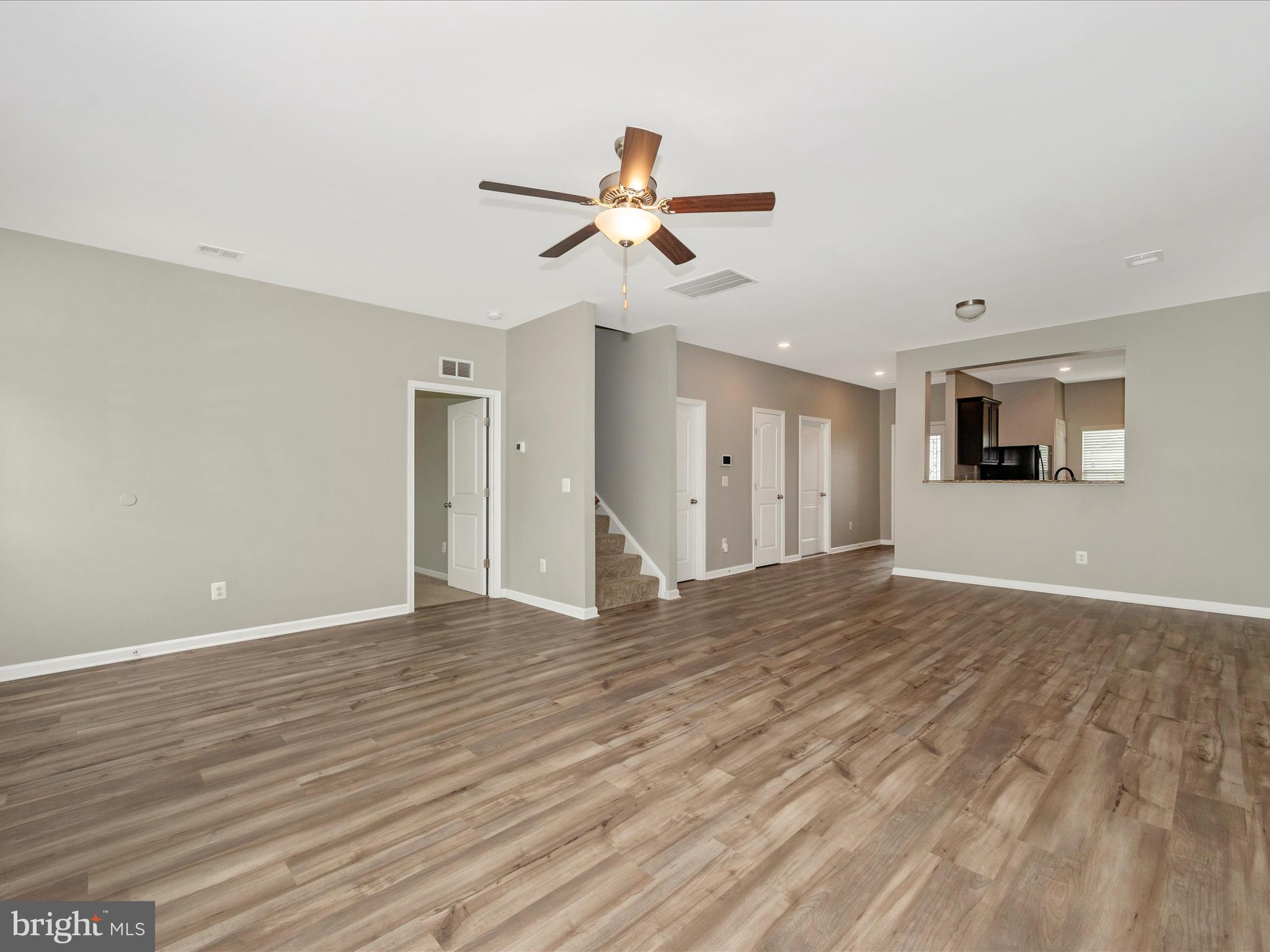 MCGINNIS POINT - Residential