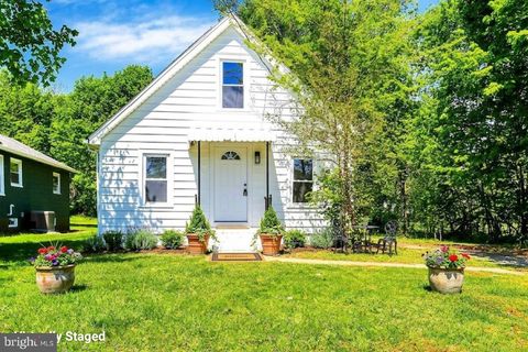 15 PEAR AVENUE MANCHESTER PA 17345