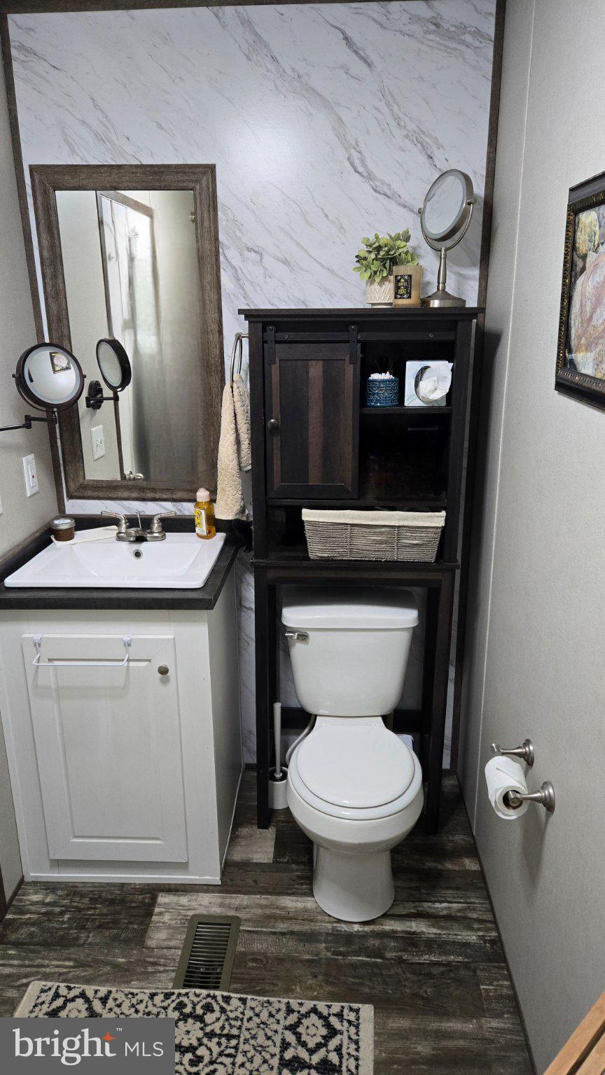 HOLIDAY MOBILE ESTATES - Residential
