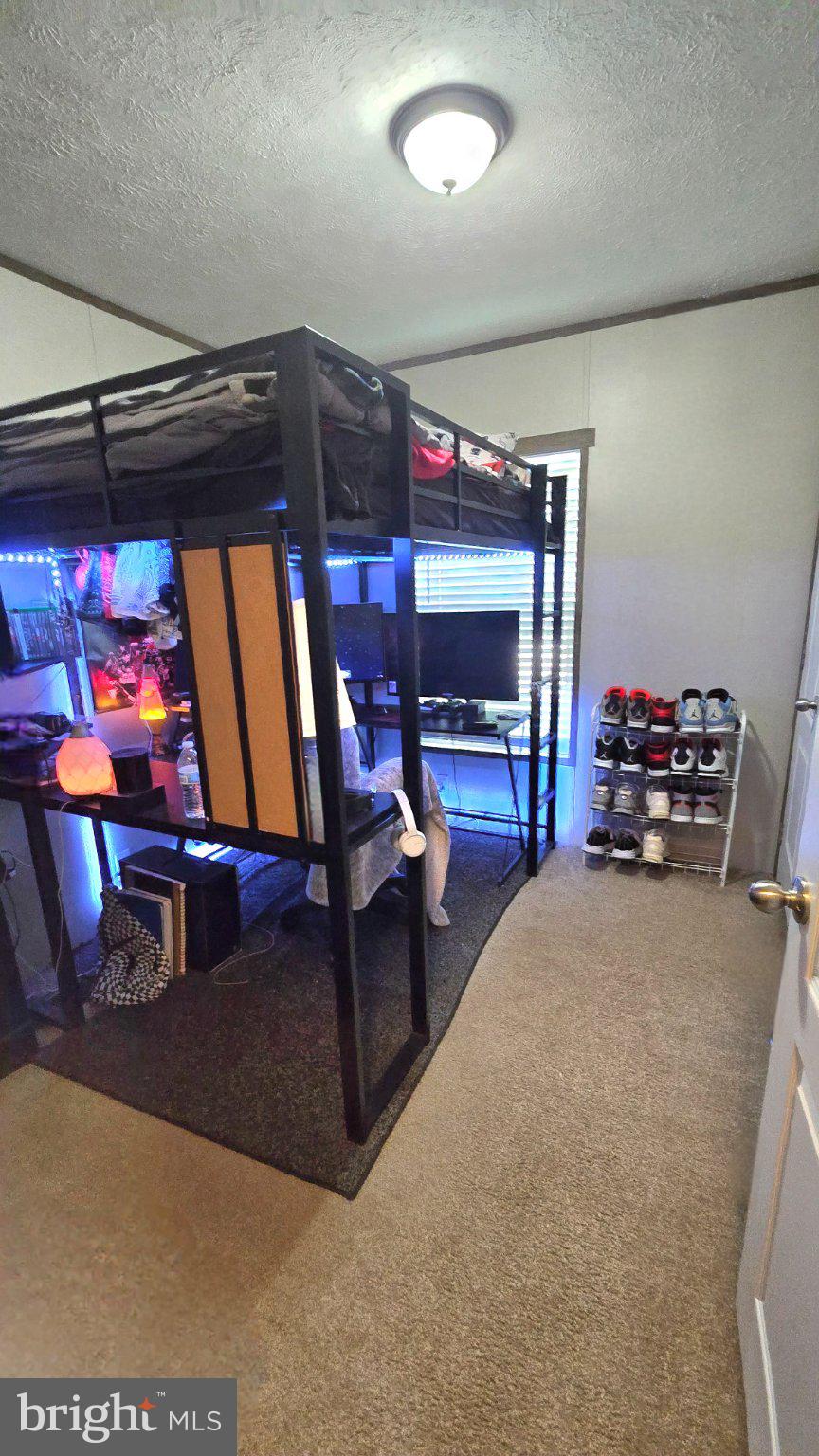 HOLIDAY MOBILE ESTATES - Residential