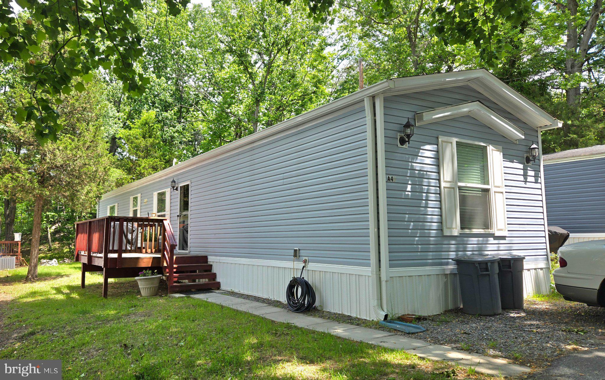 HOLIDAY MOBILE ESTATES - Residential
