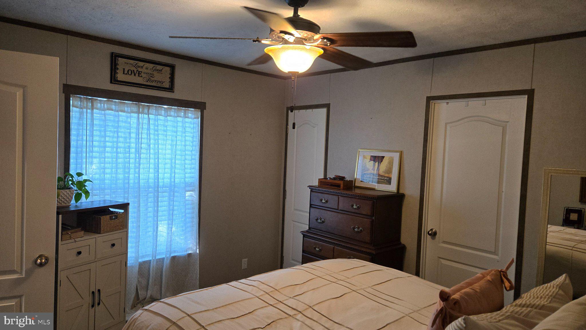 HOLIDAY MOBILE ESTATES - Residential