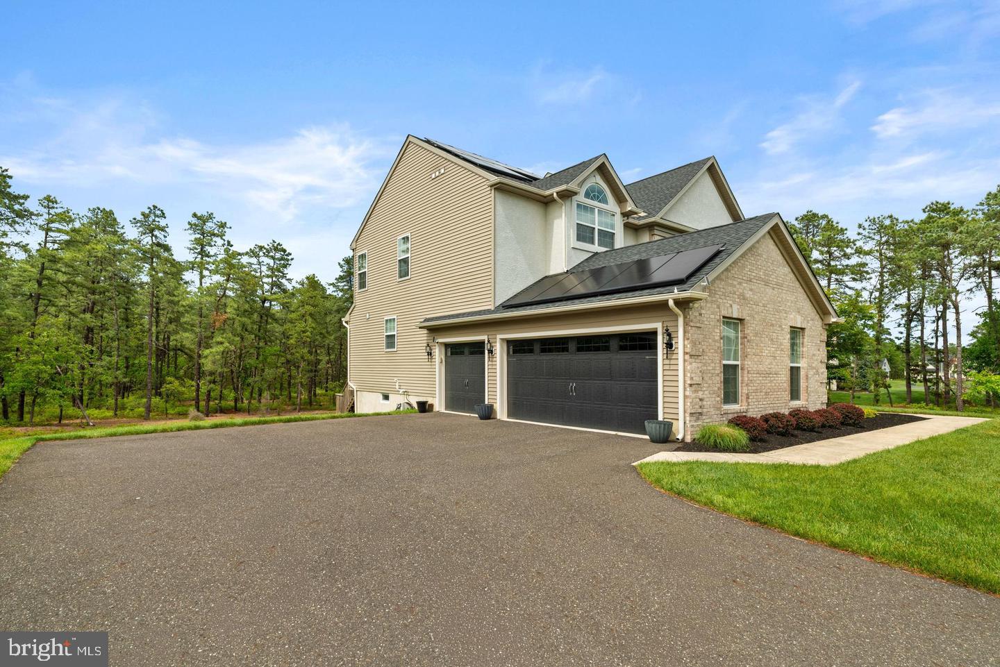 11 ABERDEEN COURT