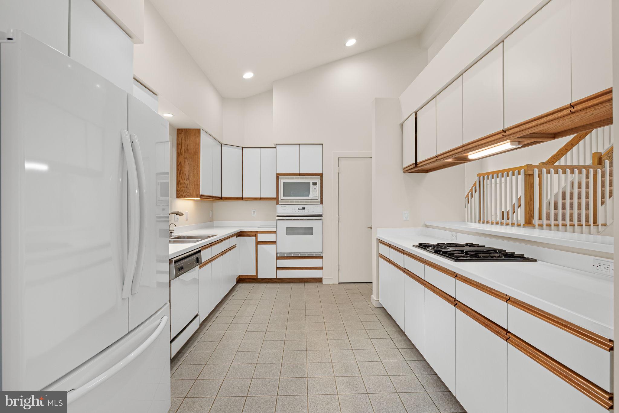 ELIZABETH GLEN - Residential