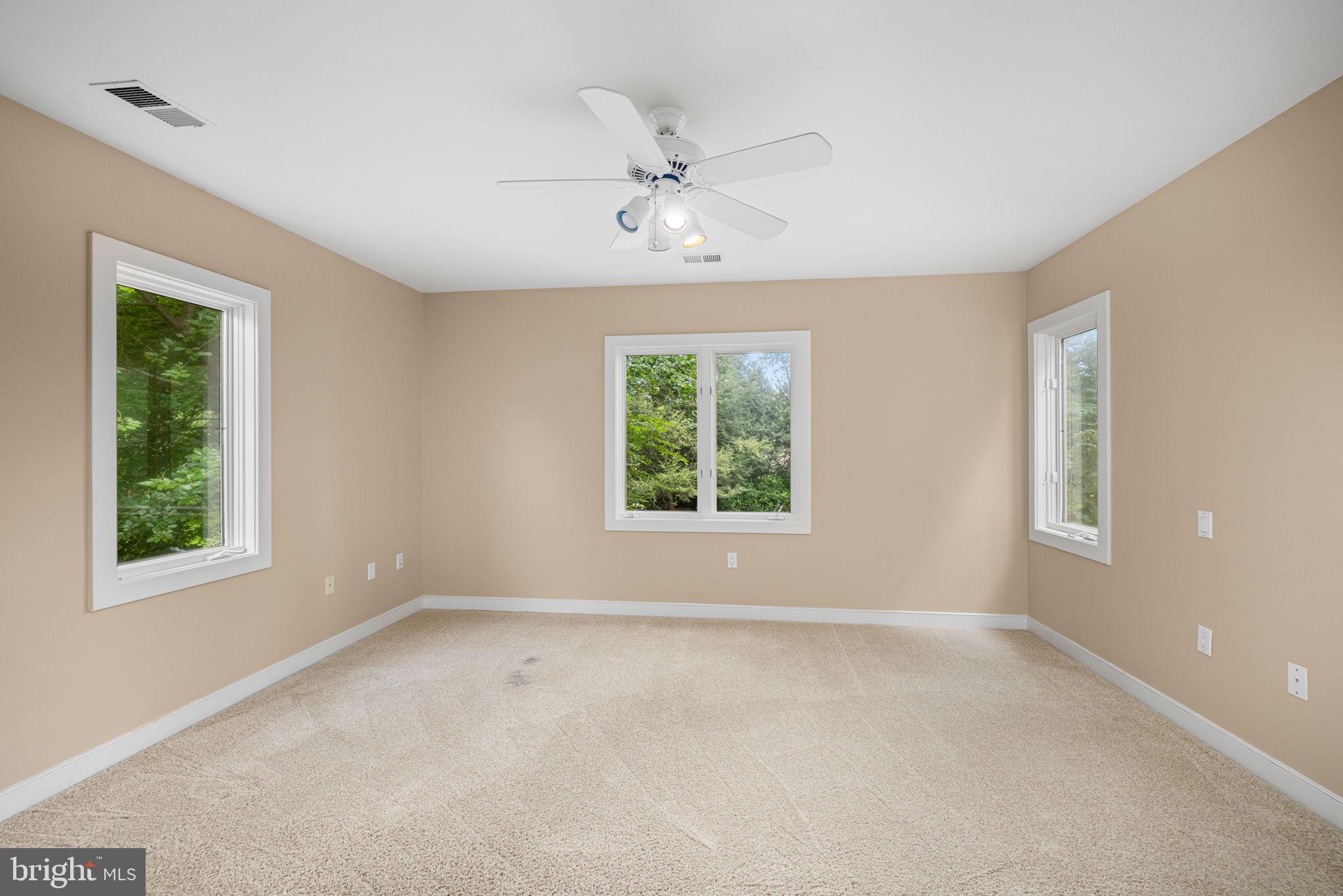 ELIZABETH GLEN - Residential