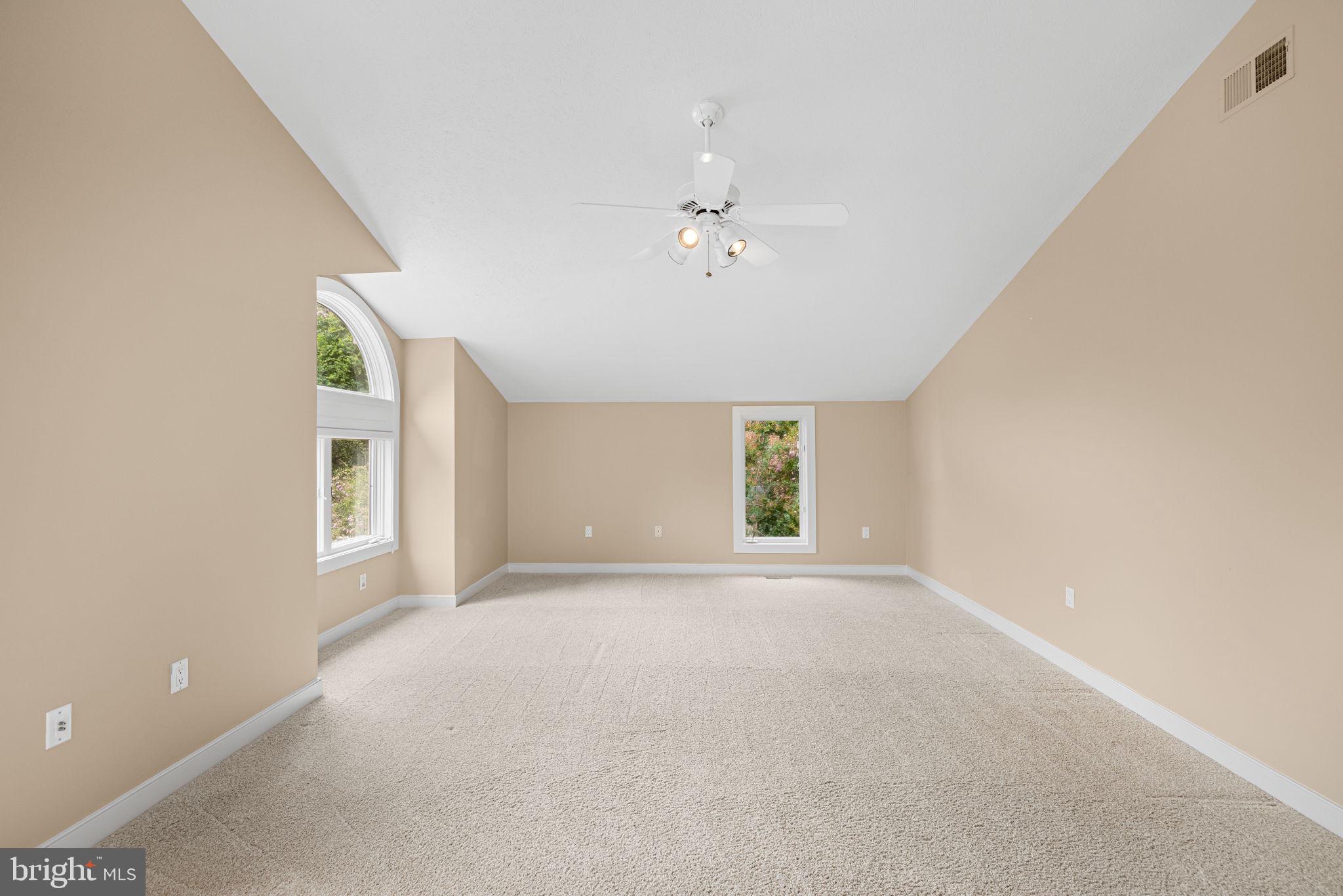 ELIZABETH GLEN - Residential