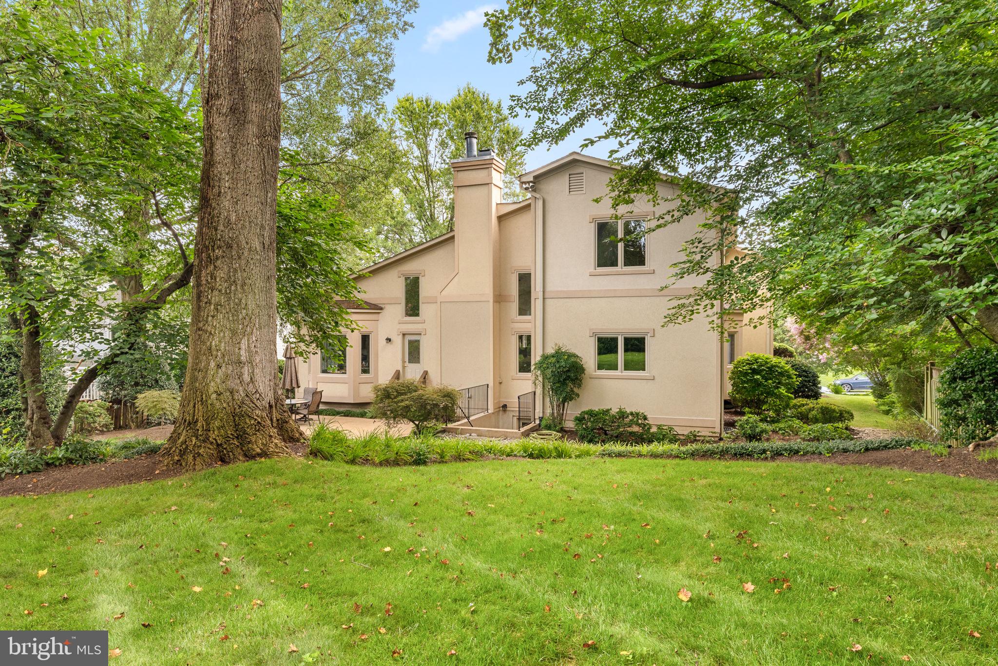 ELIZABETH GLEN - Residential