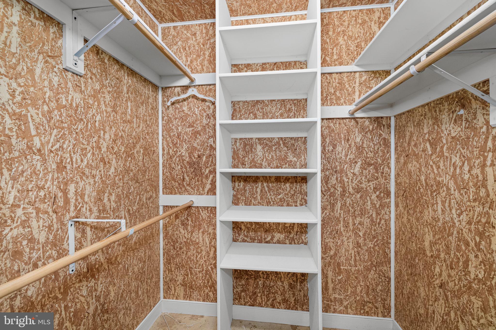 ELIZABETH GLEN - Residential