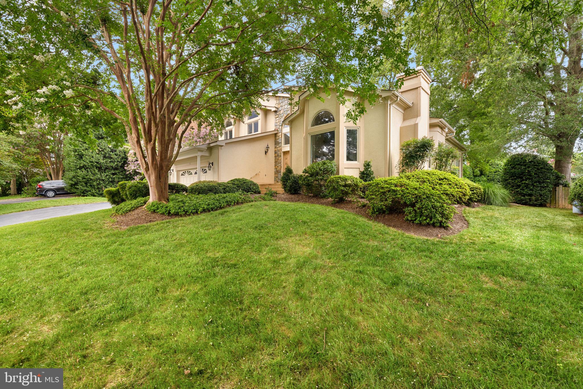 ELIZABETH GLEN - Residential