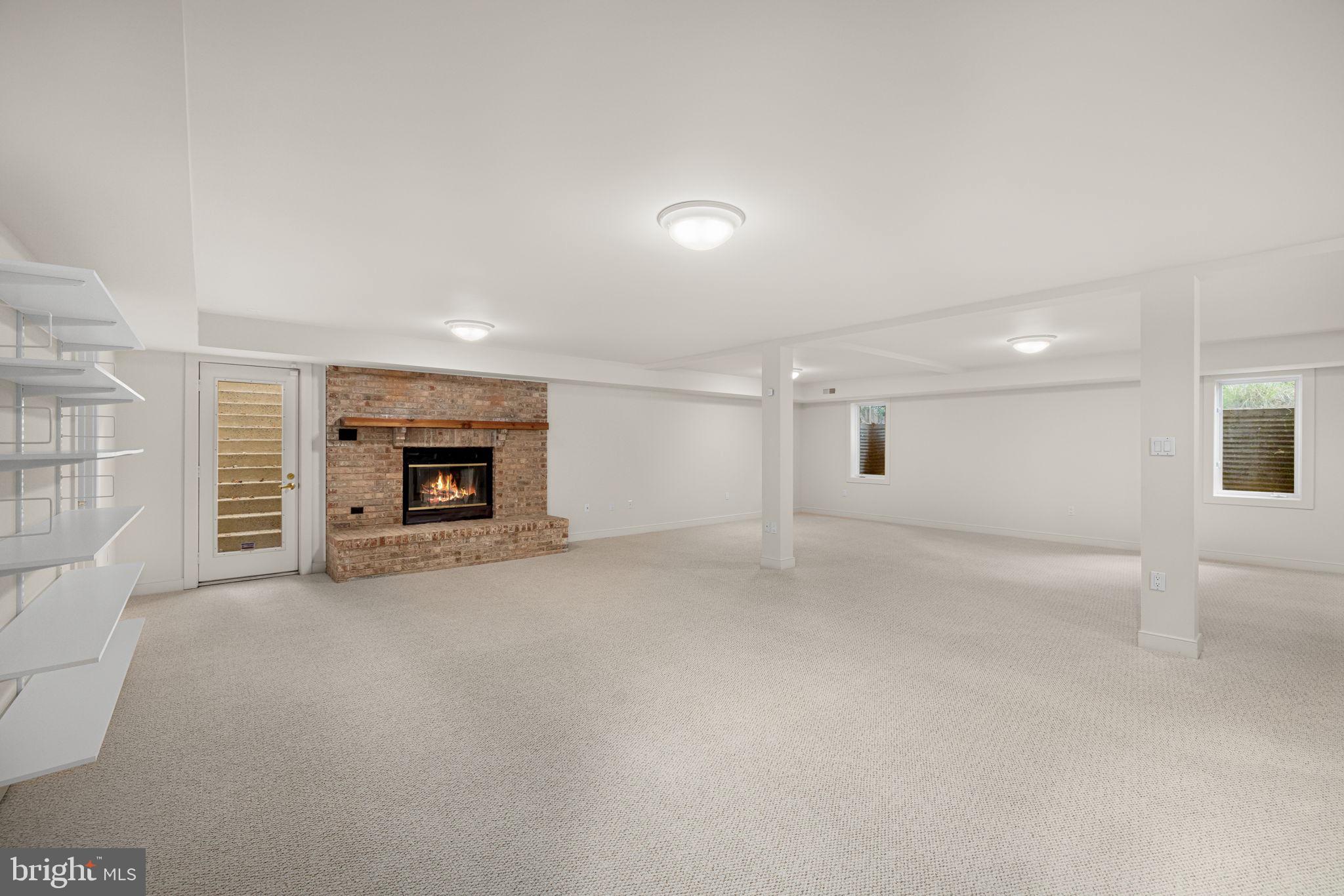 ELIZABETH GLEN - Residential