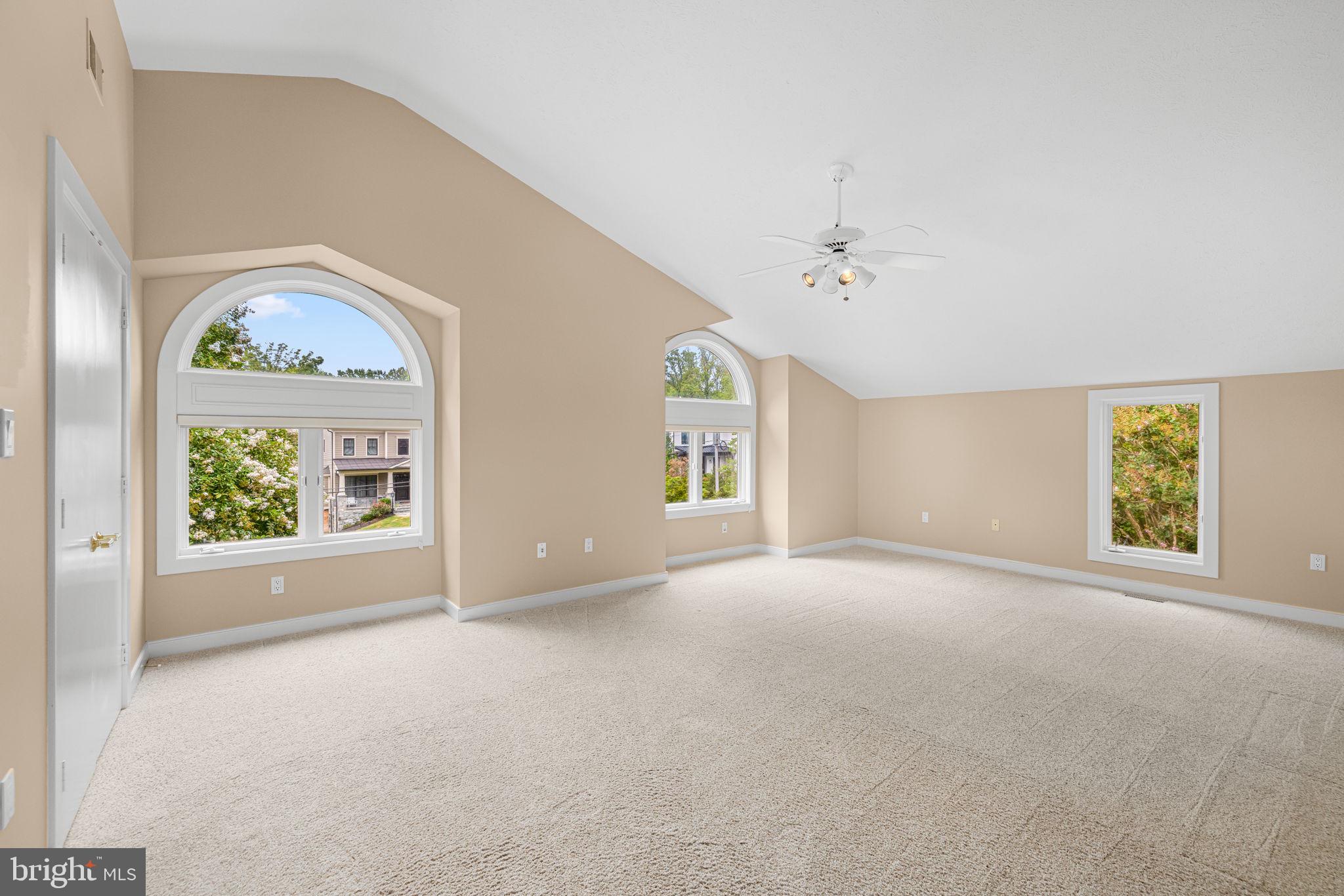 ELIZABETH GLEN - Residential