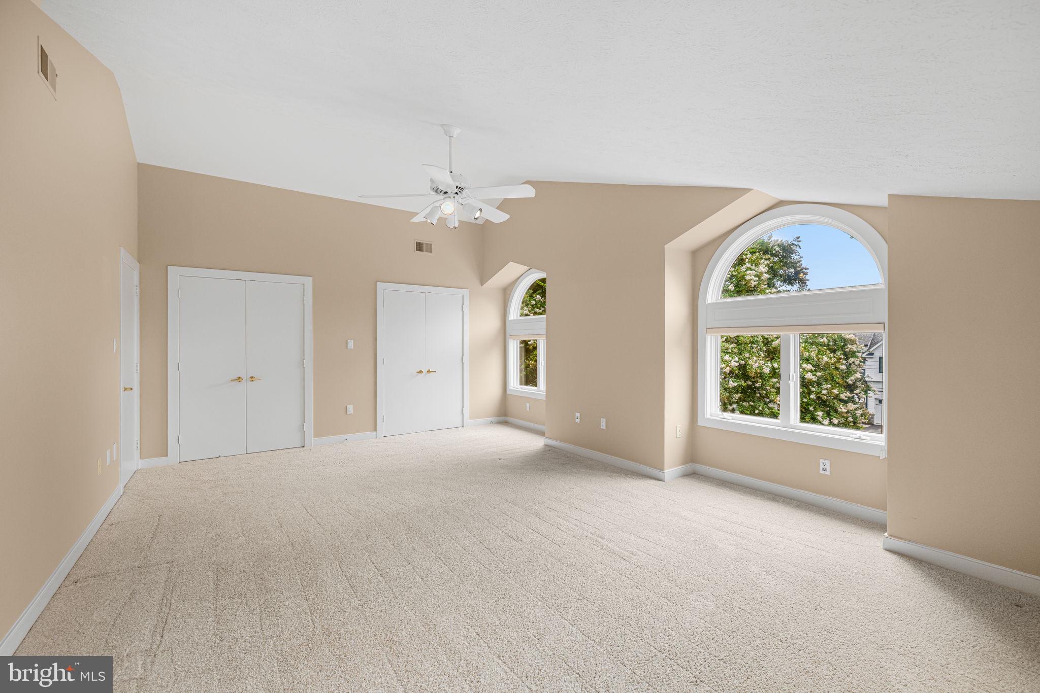 ELIZABETH GLEN - Residential