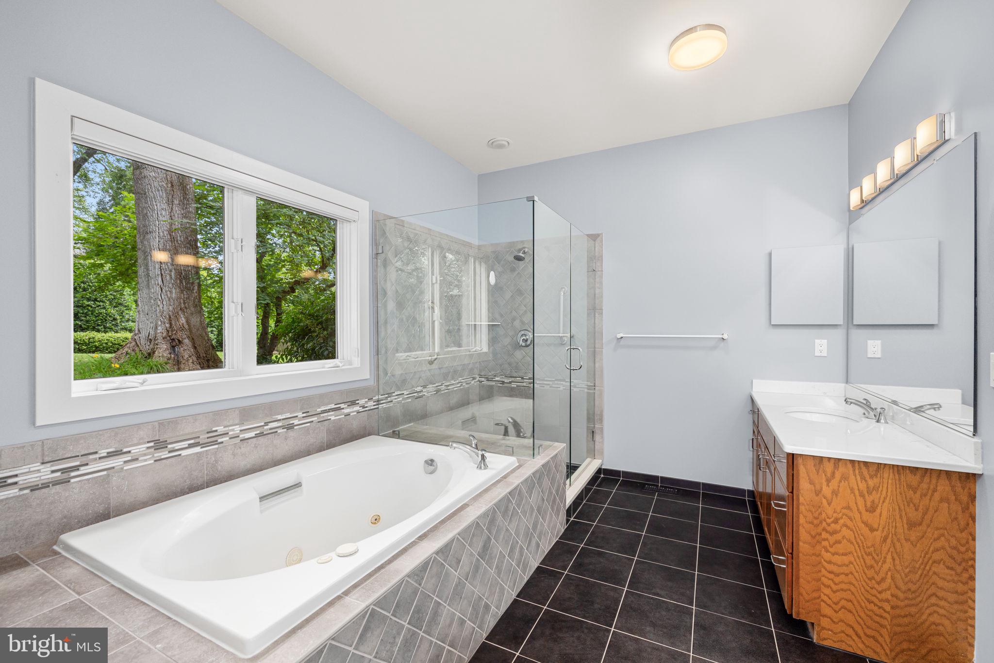 ELIZABETH GLEN - Residential