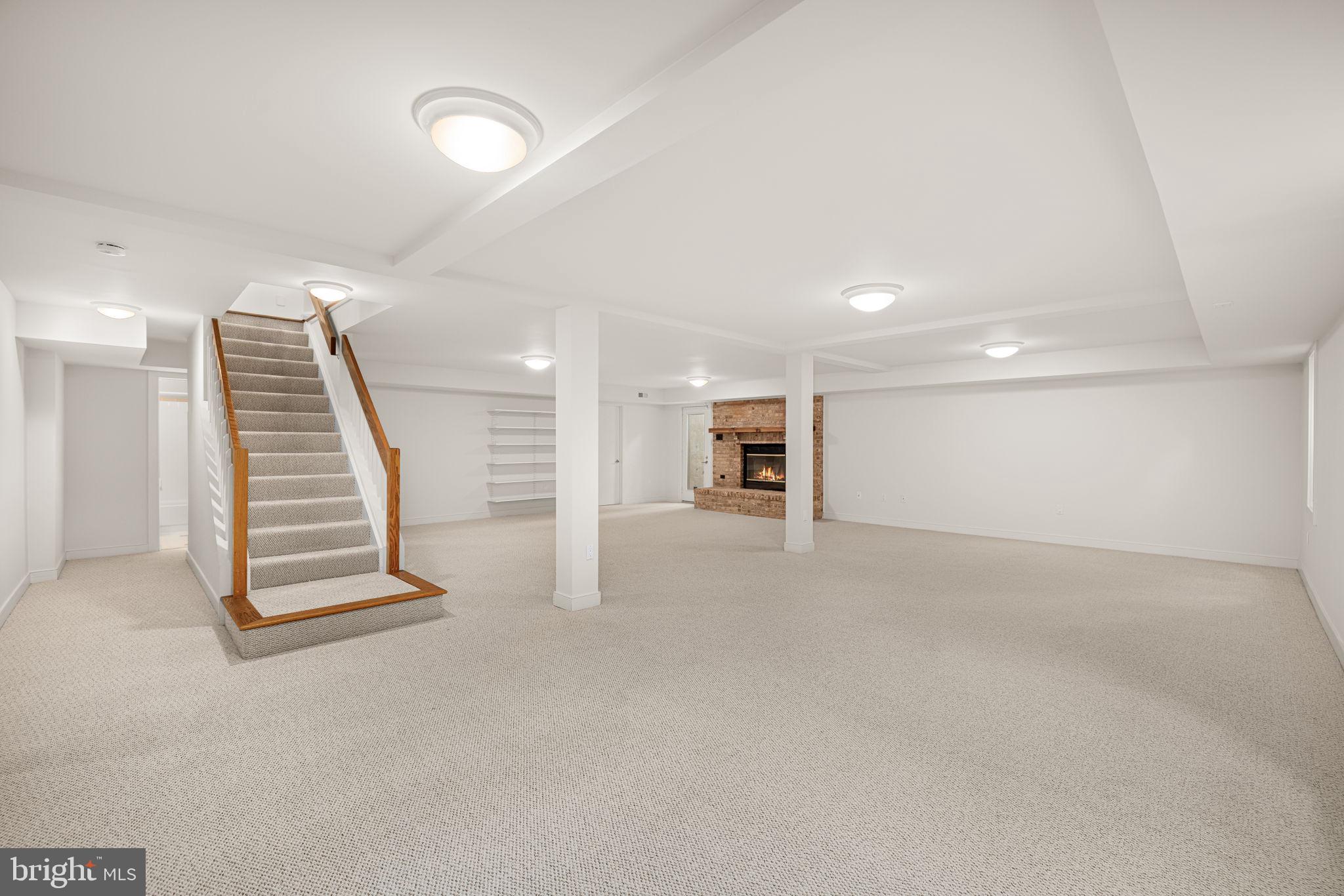 ELIZABETH GLEN - Residential