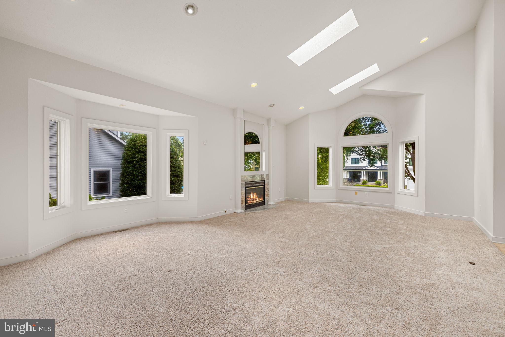 ELIZABETH GLEN - Residential