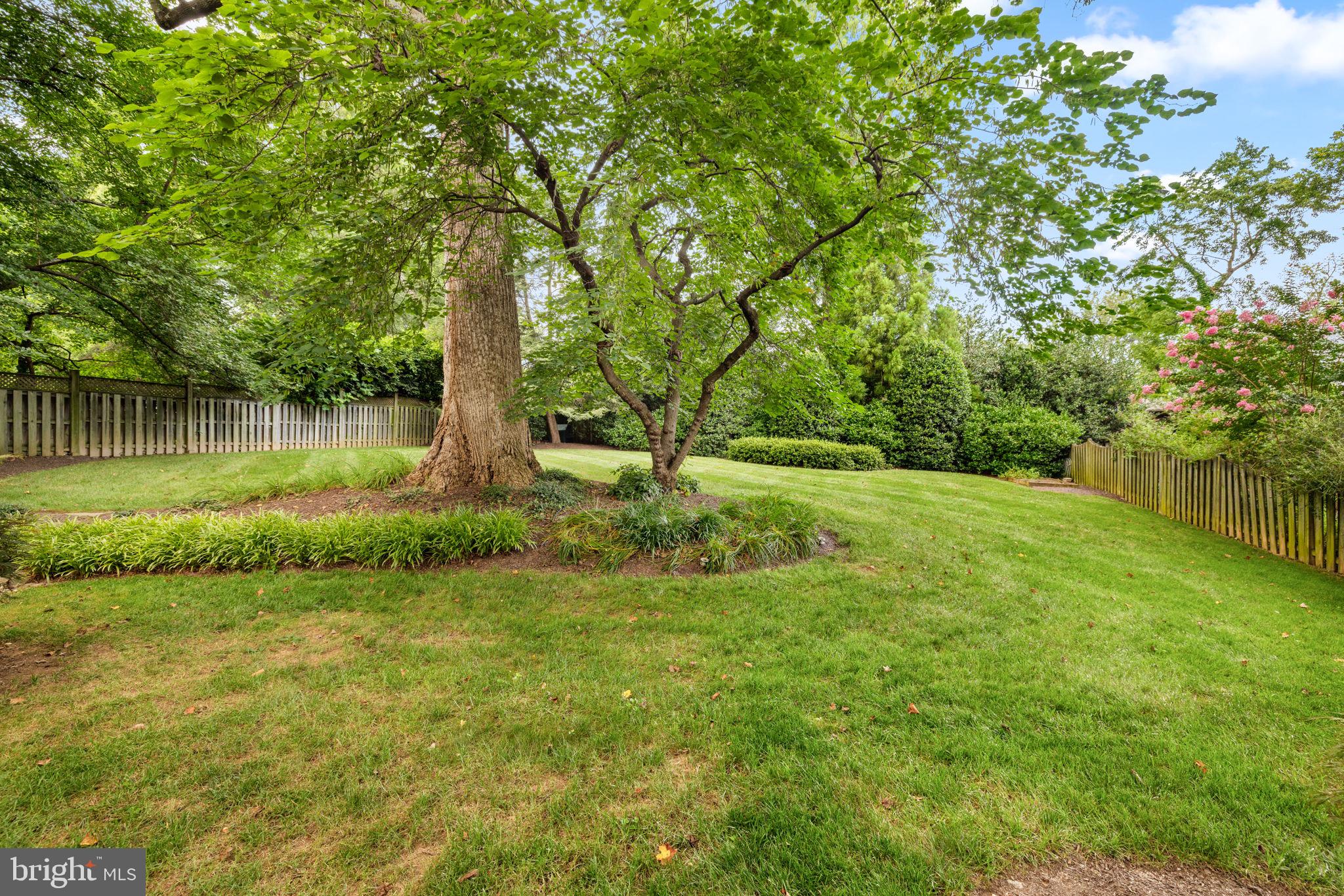 ELIZABETH GLEN - Residential