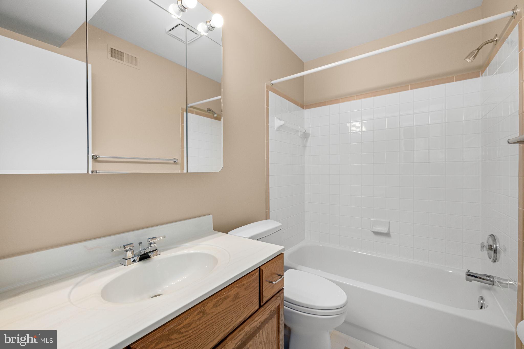 ELIZABETH GLEN - Residential