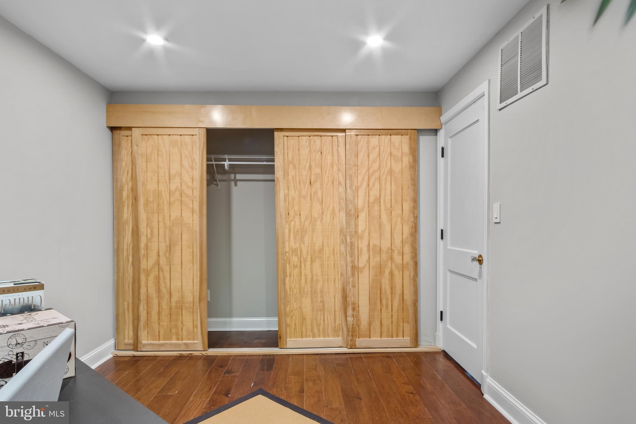 COLUMBIA FOREST - Residential