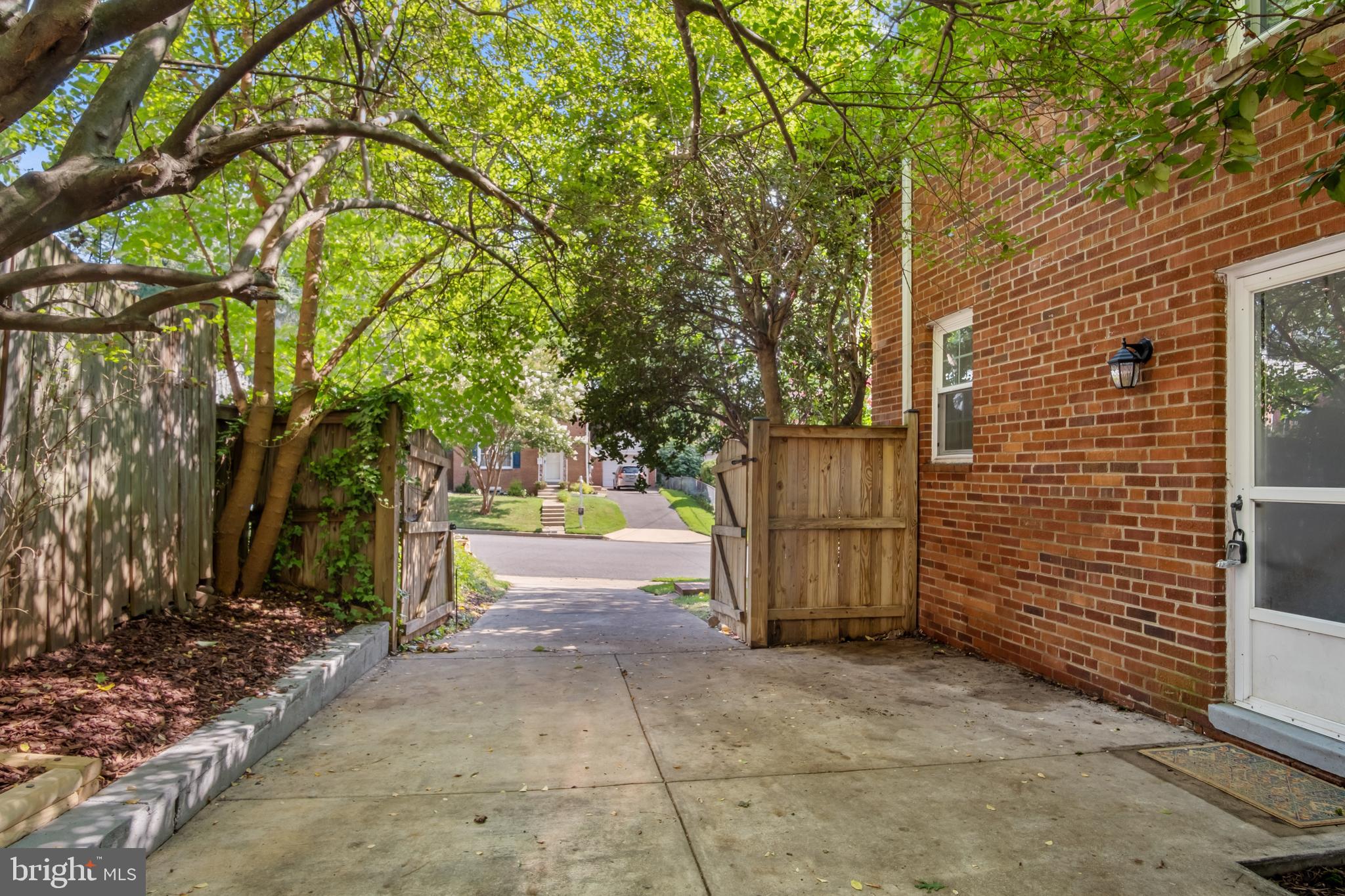 COLUMBIA FOREST - Residential