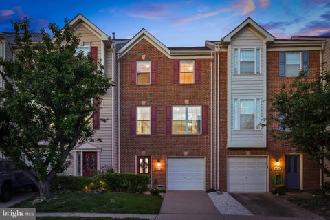Townhouse For Sale - 4653 Flatlick Branch Drive<br/> CHANTILLY, VA 20151