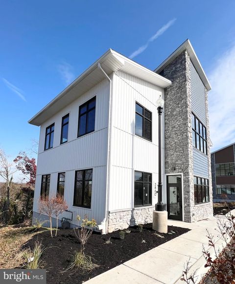 3860 MARKET ST CAMP HILL PA 17011