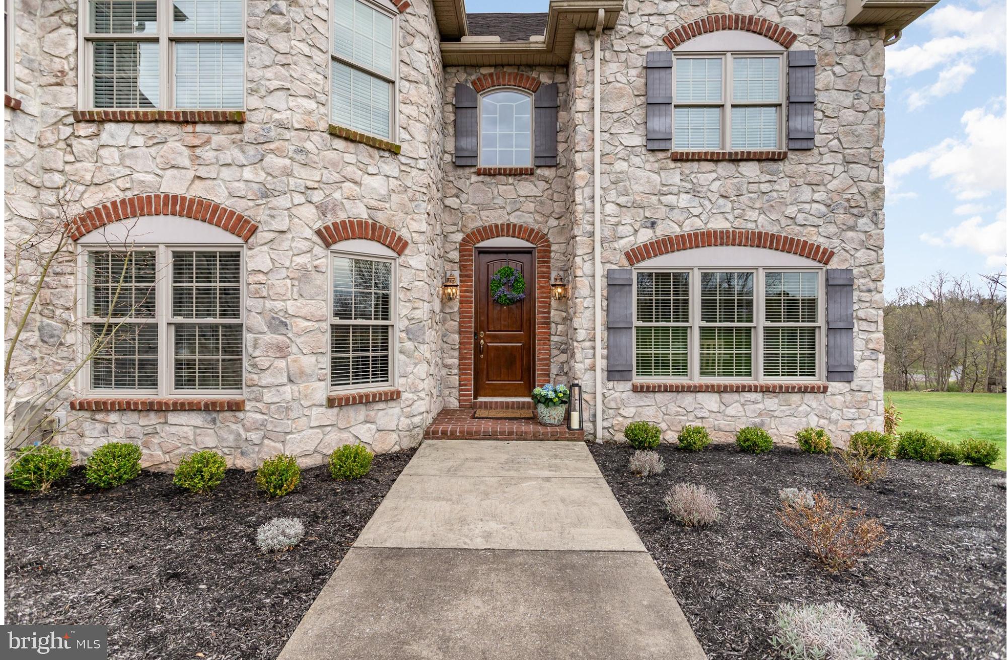 89 FOXFIRE LANE
