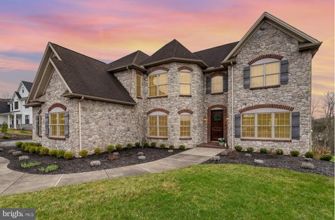 89 FOXFIRE LANE LEWISBERRY PA 17339