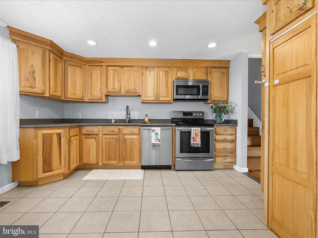 7806 WALNUT TREE ROAD