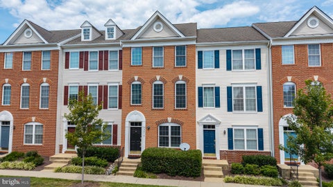 Condo For Sale - 42810 Sykes Terrace<br/> CHANTILLY, VA 20152