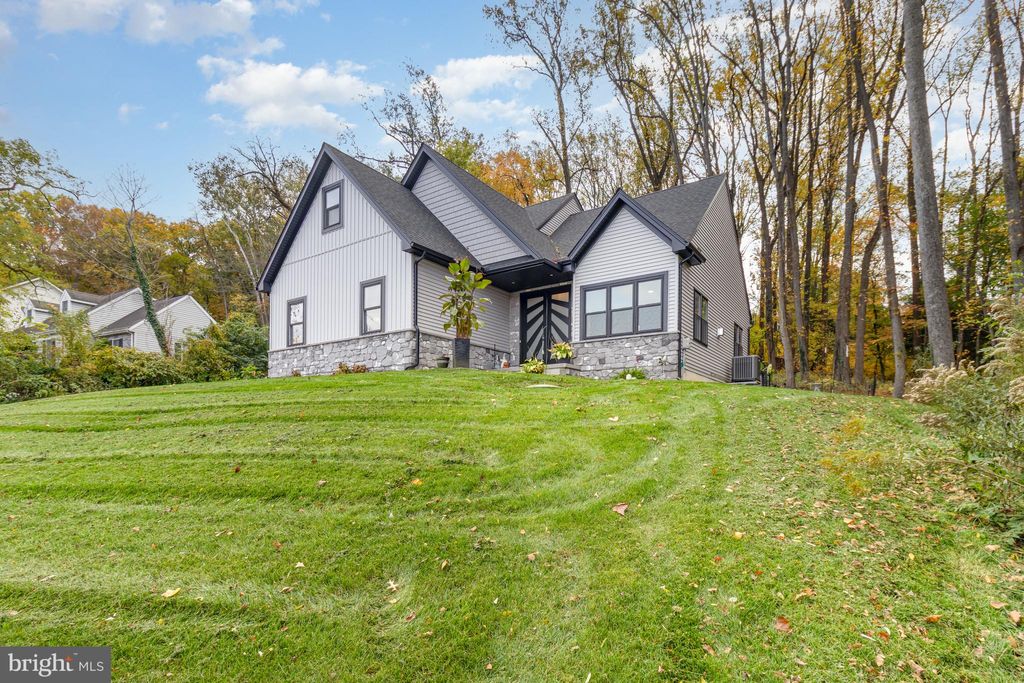 Photo of 2808 Spring Valley Road, LANCASTER, PA 17601 (MLS # PALA2078704)