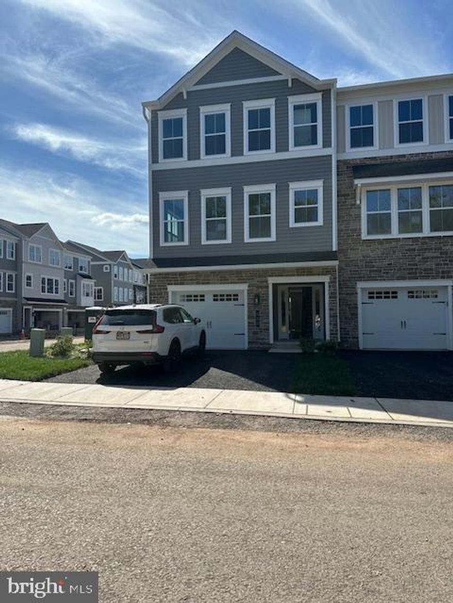 Sterling Walk Warwick Model 🛏 3 Beds | 🛁 2.5 Baths | 📐 2,335 Sq Ft | 🚗 1-Car Garage  North Penn School District Newly built end-unit townhome offering open-concept living and upscale finishes. Main level features a center kitchen with granite counters, GE stainless appliances, Century cabinetry, and a spacious island overlooking the dining and great room. Private deck adds outdoorentertaining space. Ground-level flex room with private entrance ideal for office or additional living. Upperlevel boasts vaulted owner’s suite with walk-in closet and ensuite bath, dual vanities, and tiled shower withseat. Two guest bedrooms, full bath, and laundry complete the upstairs. Conveniently located near dining, shopping, parks, and major thoroughfares.
*USE 1599 N. BROAD STREET FOR GPS DIRECTIONS