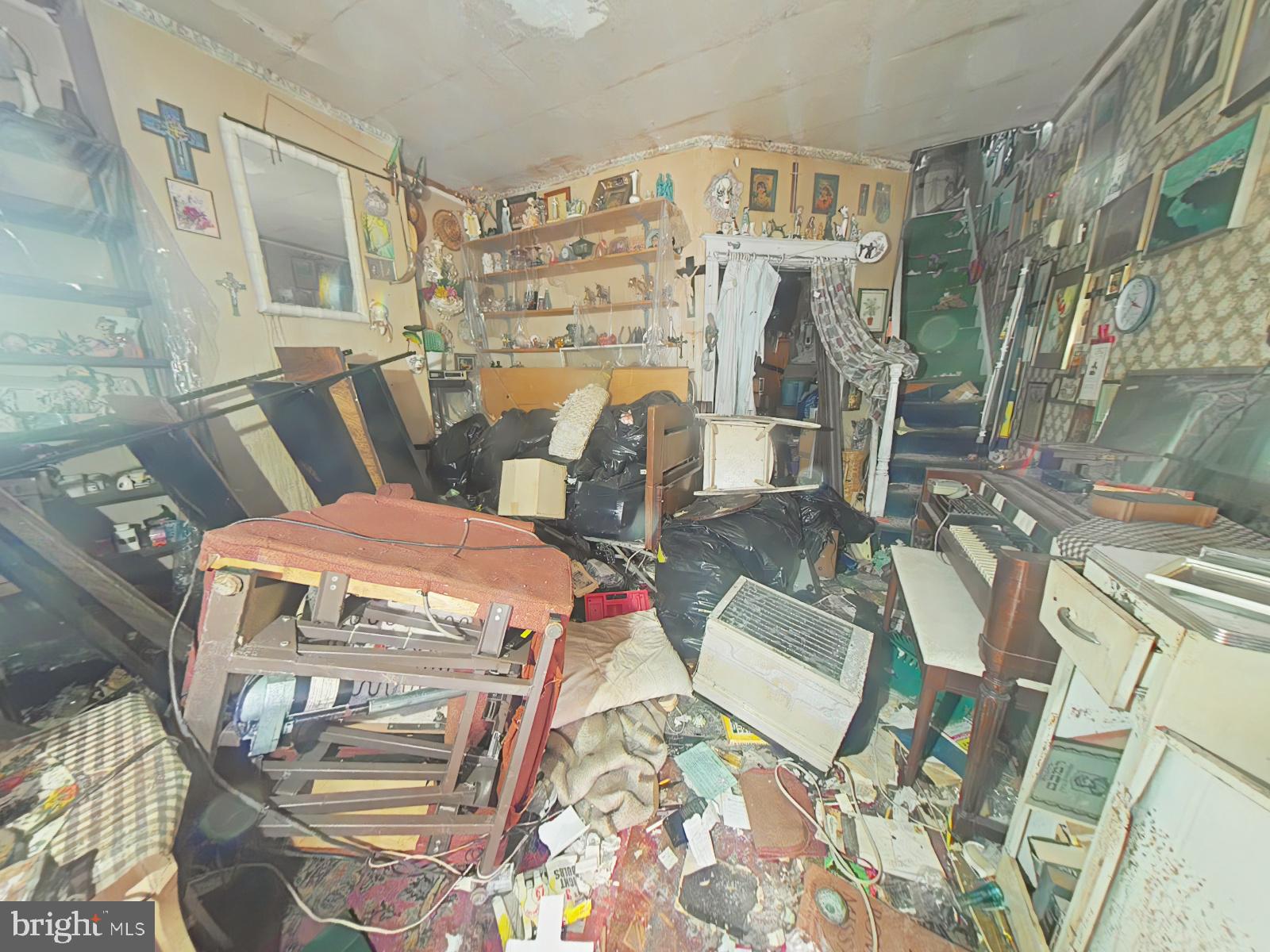 2742 N RINGGOLD STREET