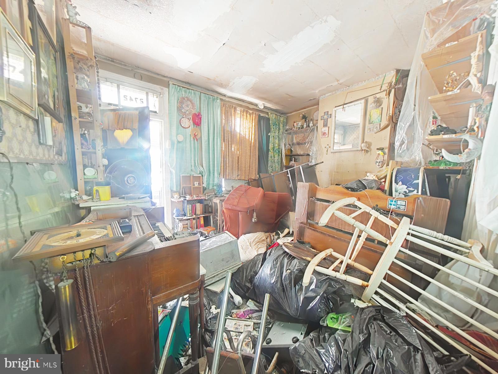 2742 N RINGGOLD STREET