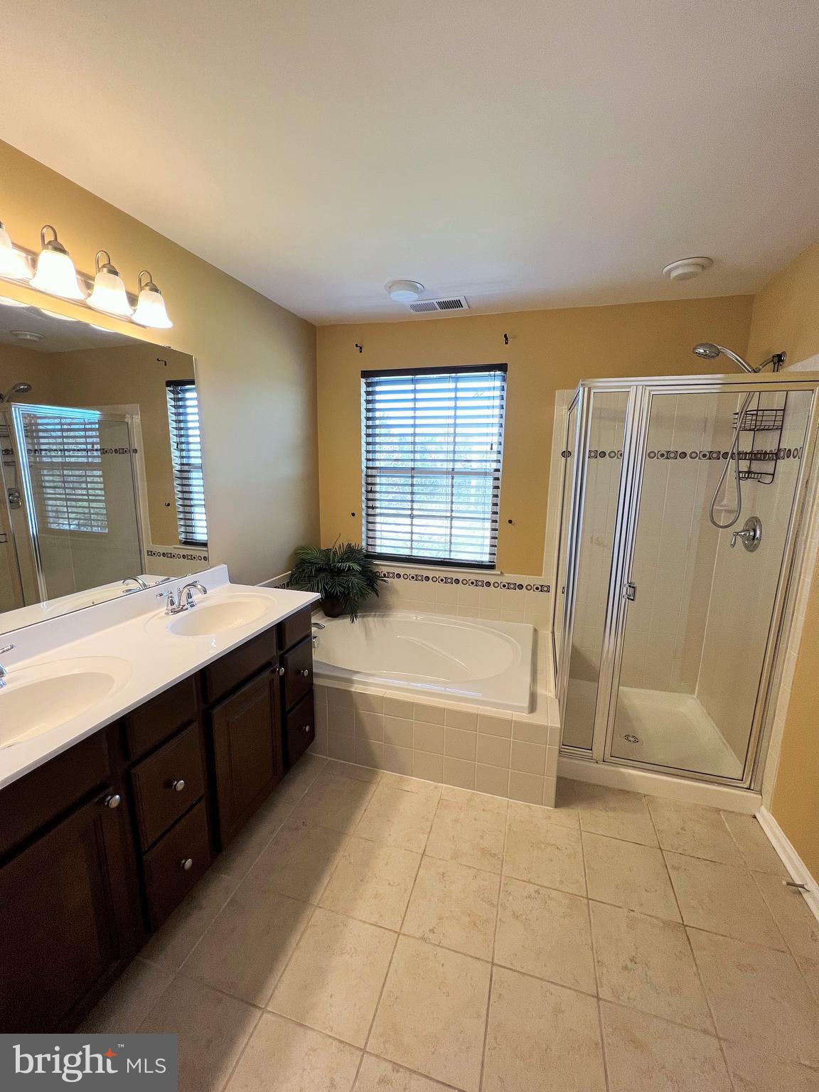 VILLAGE TOWNS - Residential