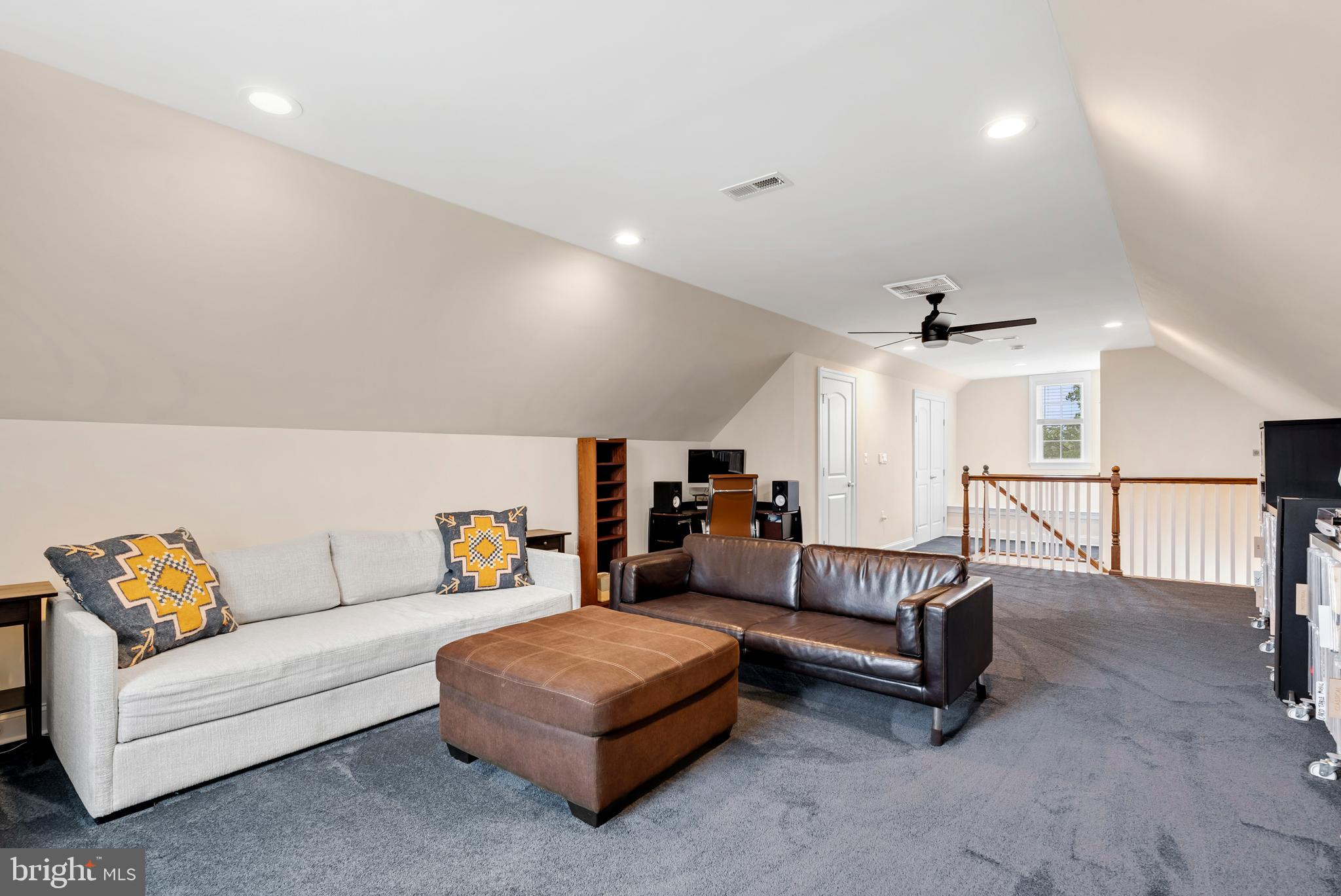 HIGH RIDGE PARK - Residential