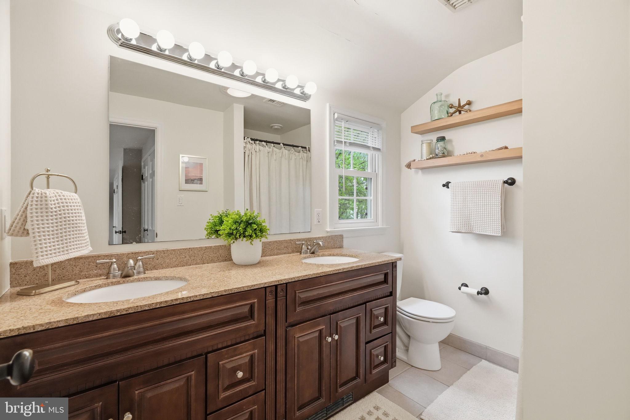 HUMMINGBIRD FARM - Residential