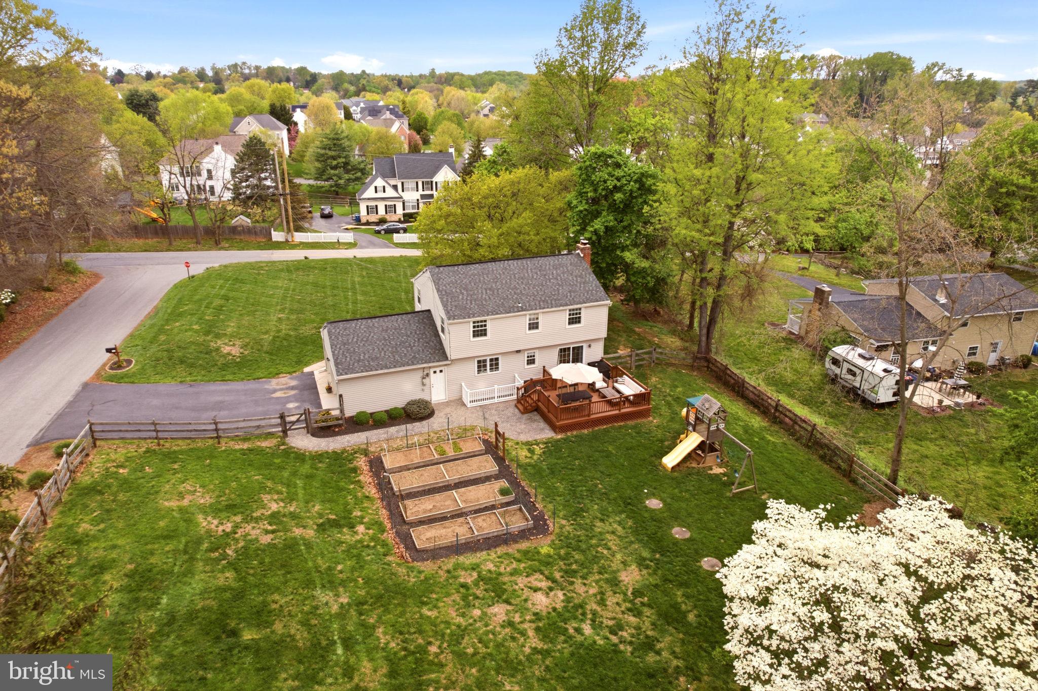 HUMMINGBIRD FARM - Residential