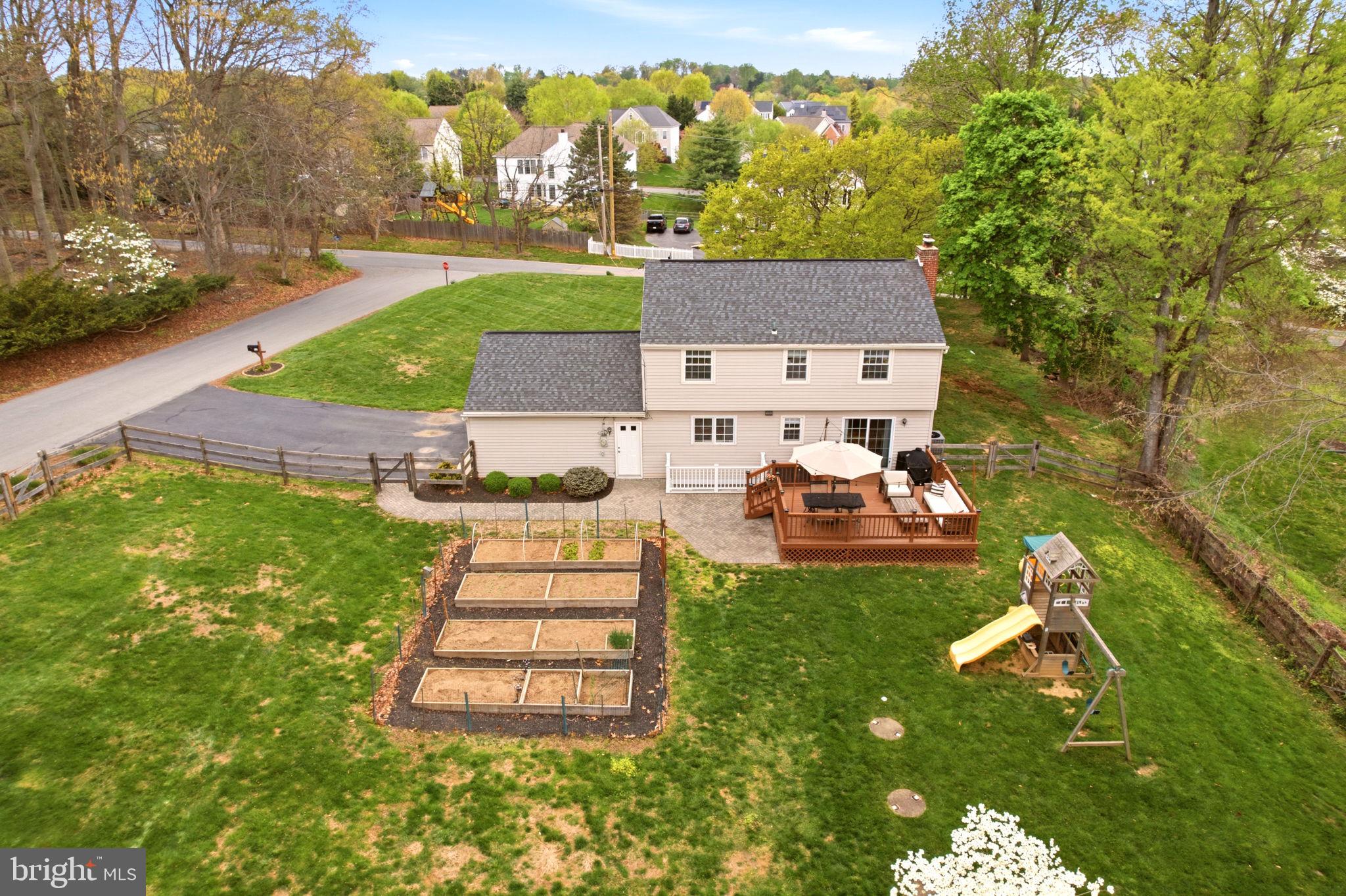 HUMMINGBIRD FARM - Residential