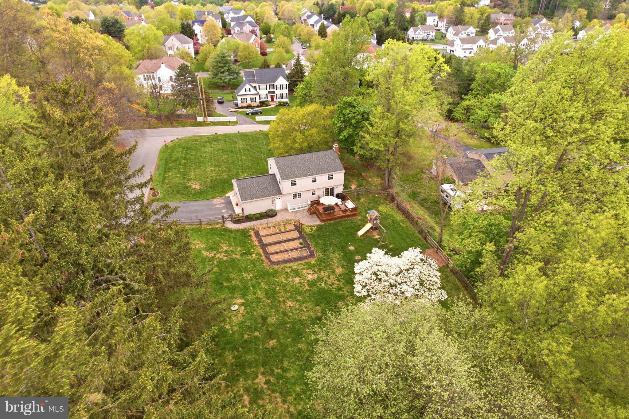 HUMMINGBIRD FARM - Residential